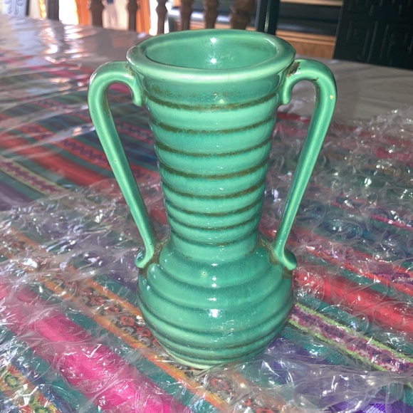 Vintage USA Double Handled Ribbed Ceramic
Green Bud VASE Flower Container 5 1/2” - Picture 1 of 4